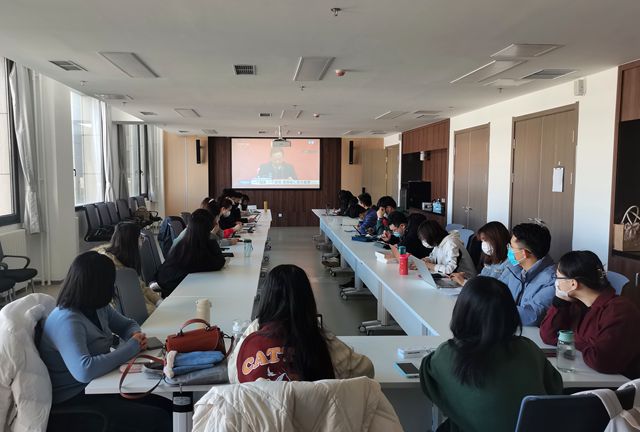 2026世界杯足球官网观看十九届六中全会新闻发布会-良乡学生会场_副本.jpg